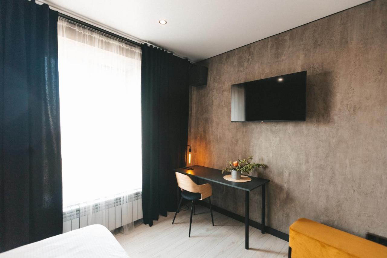Graphite: Cozy With Separate Bedroom And Kitchen-living Apartment Ternopil