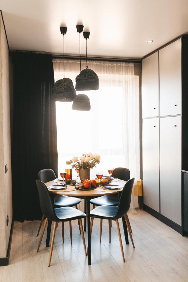 Graphite: Cozy With Separate Bedroom And Kitchen-living * Ternopil