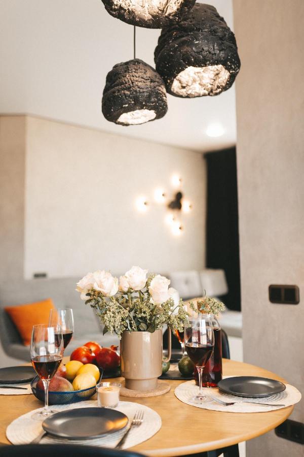 Apartment Graphite: Cozy With Separate Bedroom And Kitchen-living Ternopil