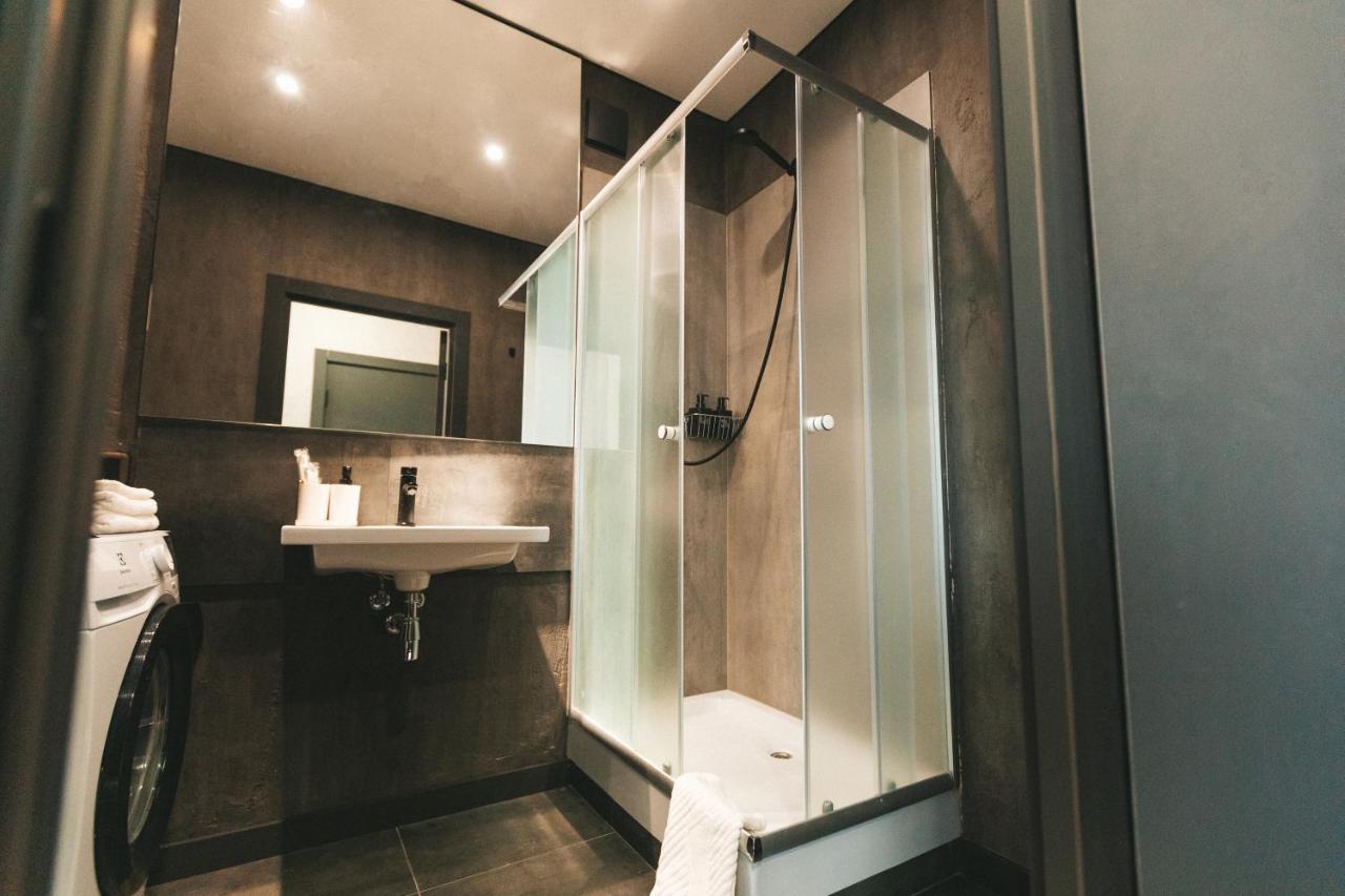 Graphite: Cozy With Separate Bedroom And Kitchen-living Apartment Ternopil